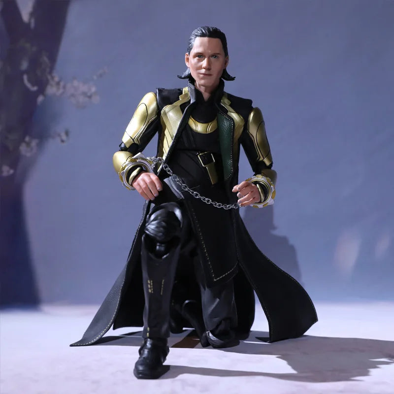 Figurine Loki 1/7 Deluxe Marvel - Casque Sceptre Mains Interchangeables