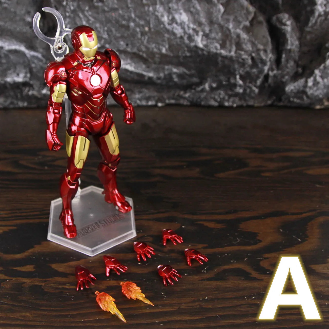 Figurine LED Avengers Iron Man Mark IV - Pose Statique Mains Interchangeables